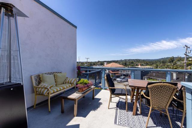 260 Rio Del Mar Boulevard, Aptos CA: https://media.crmls.org/mediaz/7147069e-1470-4407-b108-7080f88c3ffb.jpg