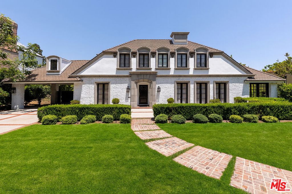908 N Rexford Drive — Traditional