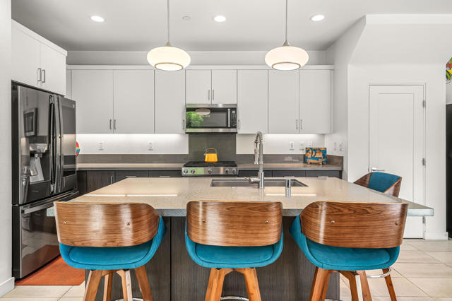 2712 Dancing Sands Drive, Palm Springs, CA 92262