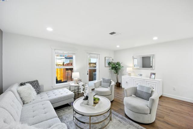865 Carlisle Way, Sunnyvale CA: https://media.crmls.org/mediaz/7148c5c6-9c70-4b33-b0e8-46b523c70ada.jpg