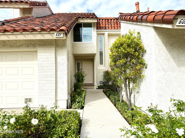607 Valley Oak Lane, Newbury Park CA: https://media.crmls.org/mediaz/7148db74-d75f-4520-be6d-8f97bba260c8.jpg