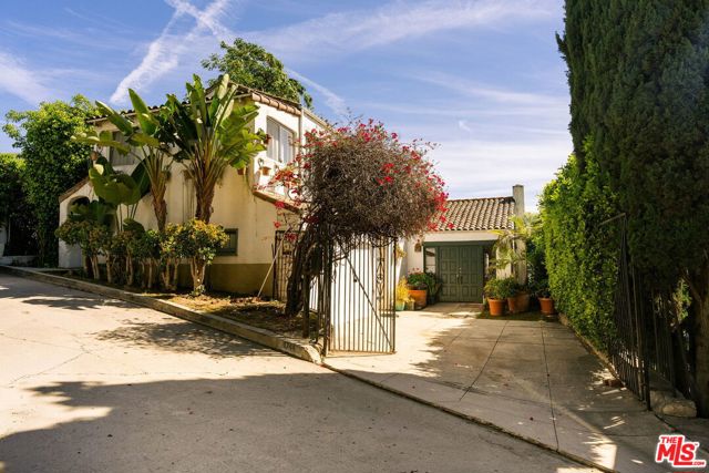 2 Bed Home for Sale in Los Angeles, California