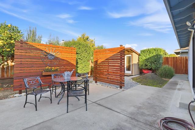 1650 Sausalito Drive, Hollister CA: https://media.crmls.org/mediaz/71497b78-cc7c-48eb-8066-c40a9f08932c.jpg