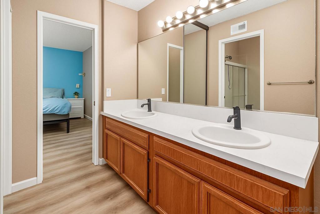 MLS #250032958SD img 11