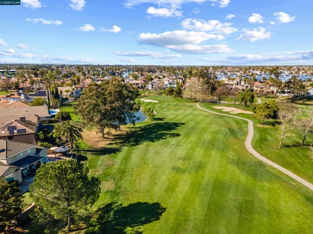 5541 Lanai Court, Discovery Bay CA: https://media.crmls.org/mediaz/714af20b-7bbf-409d-9d3b-ebe18fbcf276.jpg