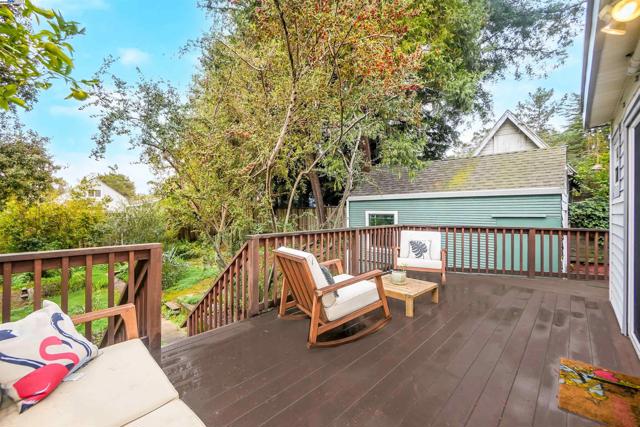 3908 Archmont Pl, Oakland CA: https://media.crmls.org/mediaz/714b0268-ecbc-4ef7-86ba-0419b0519f92.jpg