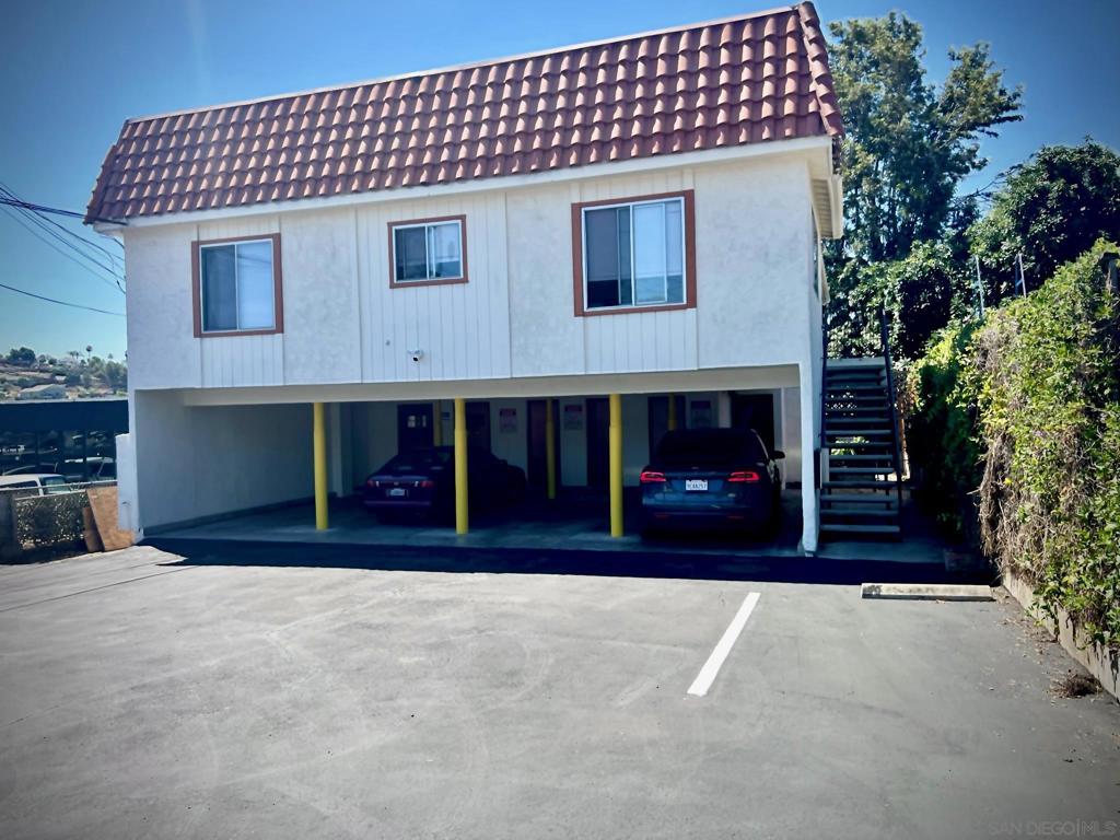 9023 Campo Rd., Spring Valley, CA 91977