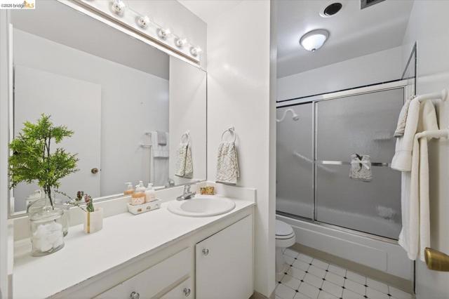 Image 9 of 22 For 1305 Boulevard Way  Apt 303