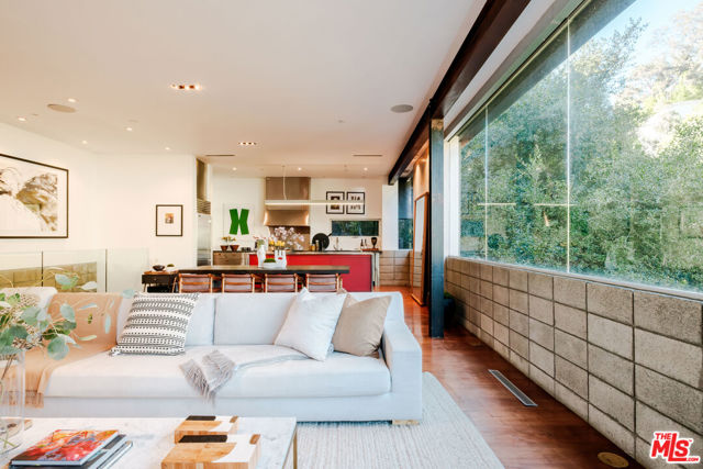 10060 Westwanda Drive photo 4