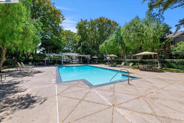 4682 Central Pkwy, Dublin CA: https://media.crmls.org/mediaz/714c0772-ad9c-4786-9e72-c5e4f2152d66.jpg
