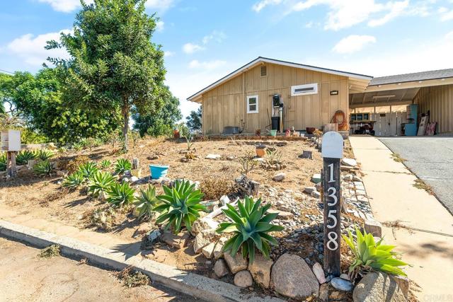 Detail Gallery Image 11 of 62 For 1358 Los Amigos, Fallbrook,  CA 92028 - 6 Beds | 4 Baths