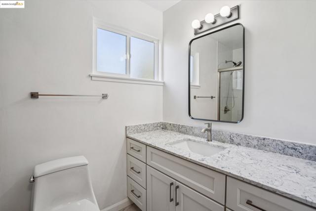 574 66th, Oakland CA: https://media.crmls.org/mediaz/714c9ff0-1e9d-4005-b473-fbe7d2cc32eb.jpg