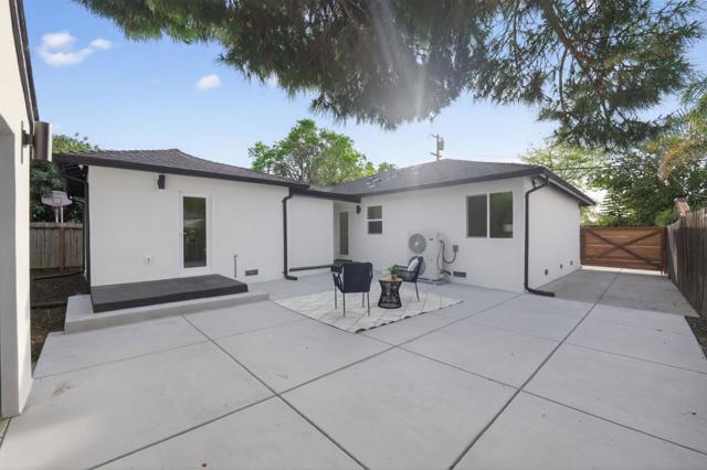 1150 Sevier Avenue, Menlo Park CA: https://media.crmls.org/mediaz/714cc8be-f193-4edb-9955-ee6d182b0297.jpg