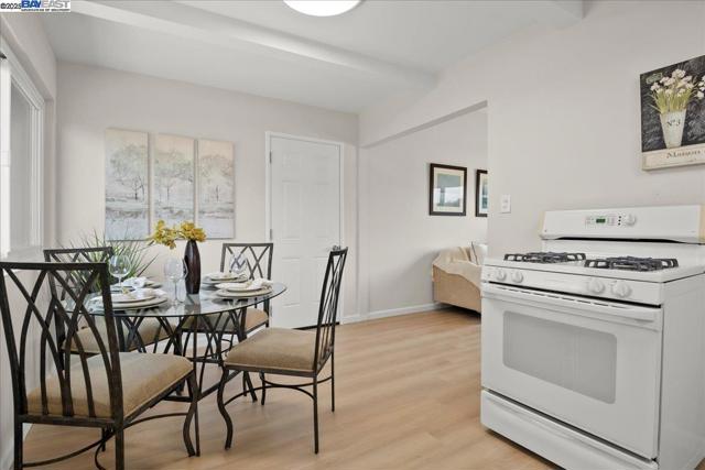 36533 Ruschin Dr, Newark CA: https://media.crmls.org/mediaz/714d3a5b-6683-4116-b2b8-5d69921ccd00.jpg