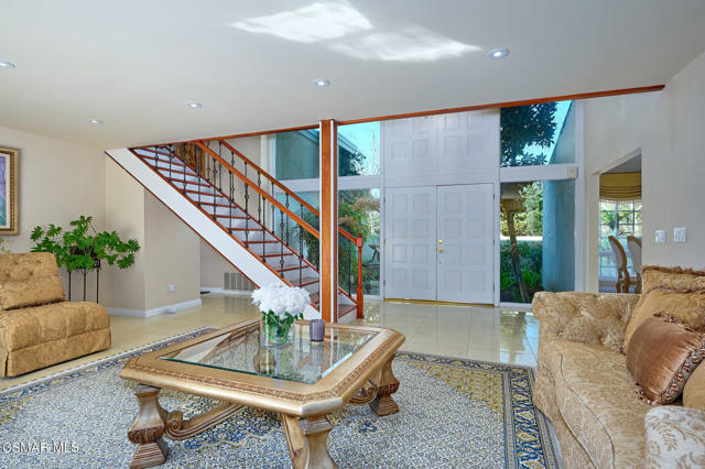 1568 Aspenwall Road, Westlake Village CA: https://media.crmls.org/mediaz/714e502e-bfab-41a5-b173-3065d5996445.jpg