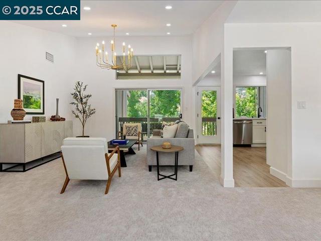 2175 Cactus Ct, Walnut Creek CA: https://media.crmls.org/mediaz/714e696c-8c38-4629-b070-522197d4f29a.jpg