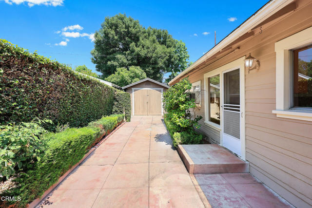 1722 Camden Avenue, South Pasadena CA: https://media.crmls.org/mediaz/714ec195-1552-4fd3-8c8d-968c3e1fea20.jpg