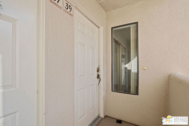 Image 25 of 33 For 35200 Cathedral Canyon Drive E39