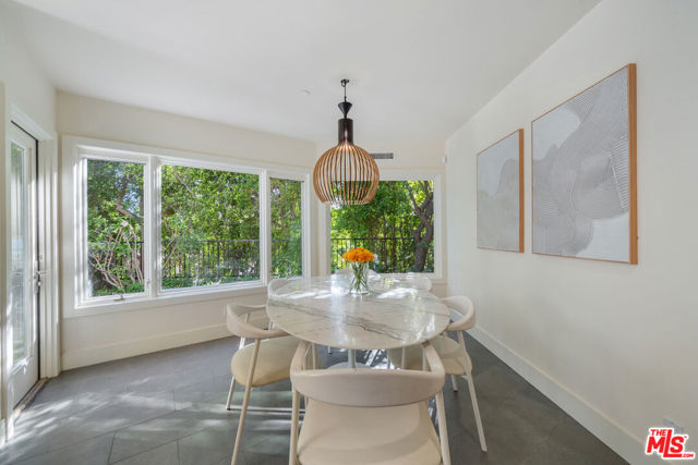 10148 Angelo Circle, Beverly Hills CA: https://media.crmls.org/mediaz/715063d2-3a98-4045-8475-9c2420f43946.jpg