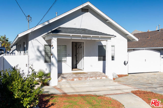 932 W Crestwood Street, San Pedro CA: https://media.crmls.org/mediaz/715091a4-f2e5-4df5-8e01-8646e1c9af34.jpg