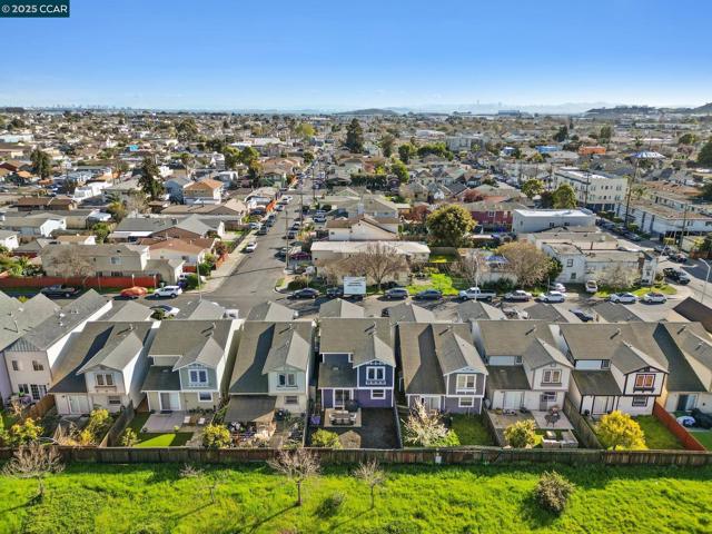 1627 Livingston Ln, Richmond CA: https://media.crmls.org/mediaz/7150ca97-ac34-4ef4-b558-dd67e6b9ffba.jpg