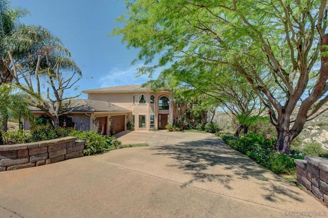 16677 Falcon Heights Rd, Ramona CA: https://media.crmls.org/mediaz/715104d7-f492-4ad6-898a-4b89887ac189.jpg