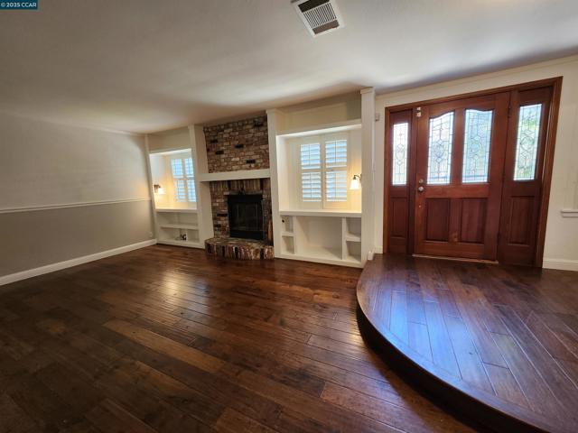 312 Wildcroft Dr, Martinez CA: https://media.crmls.org/mediaz/71513254-a891-40d8-aa40-e81763f5faea.jpg