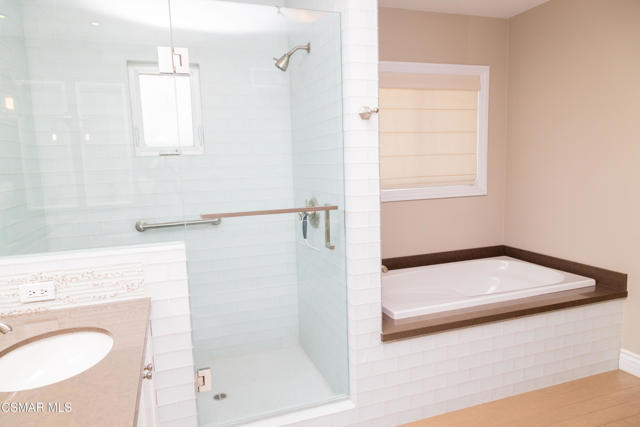 385 Somerset Circle, Thousand Oaks CA: https://media.crmls.org/mediaz/715172e8-86c7-4b9a-9642-09855ae82f90.jpg