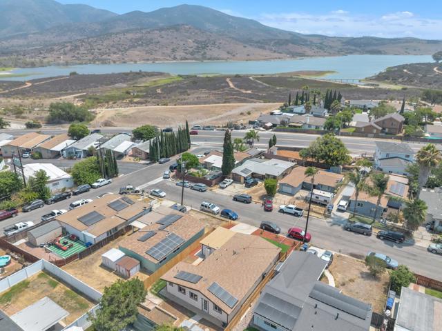 9850 Arapaho St, Spring Valley CA: https://media.crmls.org/mediaz/71525f5b-550b-4030-88c5-d445d39d6035.jpg
