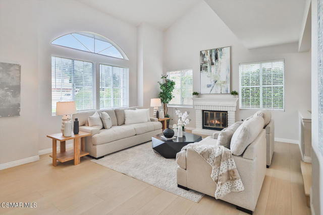 29153 Oakpath Drive, Agoura Hills CA: https://media.crmls.org/mediaz/7152dca3-f6d0-4557-a385-1bebe52b70cb.jpg