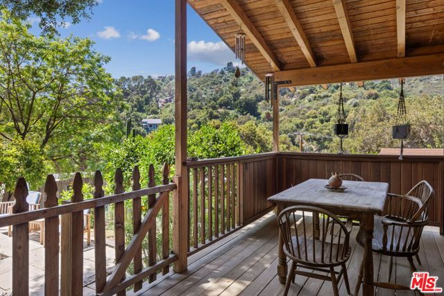 1256 N Topanga Canyon Boulevard, Topanga CA: https://media.crmls.org/mediaz/715348d1-b071-483c-8dc3-0f61995f3e15.jpg