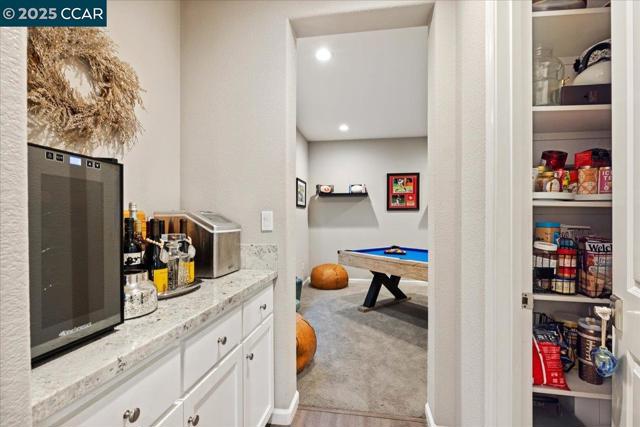 369 Parkfield Way, Oakley CA: https://media.crmls.org/mediaz/7153920c-f320-42e5-8d8f-ff407481db02.jpg