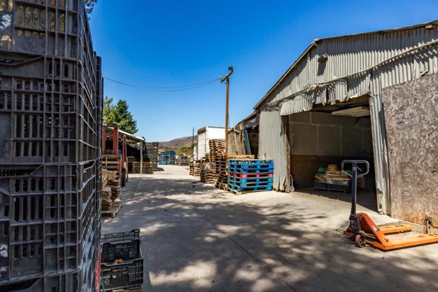 250 Old Chittenden Road, Watsonville CA: https://media.crmls.org/mediaz/7153e594-9055-4f5d-81c1-47170fc9d4ae.jpg