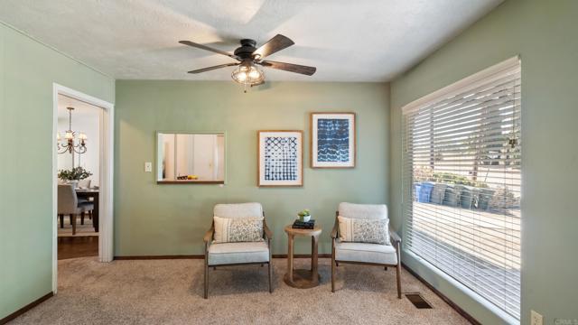Detail Gallery Image 8 of 38 For 9318 Campo Rd, Spring Valley,  CA 91977 - 3 Beds | 2 Baths