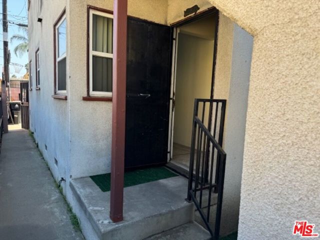 6810 Van Ness Avenue, Los Angeles, California 90047, ,Multi-Family,For Sale,Van Ness,24448883