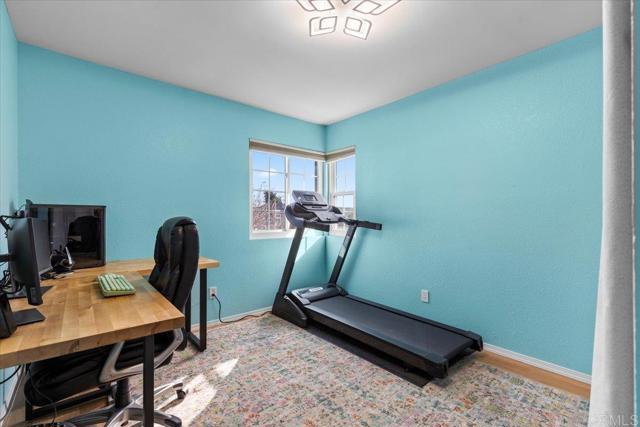Home for Sale in Lakeside