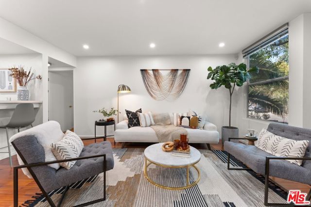 960 Sanborn Avenue, Los Angeles CA: https://media.crmls.org/mediaz/71553a90-fc57-4e94-a0f1-9a7bdaf529a5.jpg