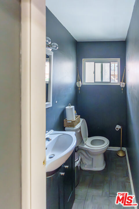 7801 Crenshaw Boulevard, Los Angeles CA: https://media.crmls.org/mediaz/7155e326-035d-4729-afde-50f347e14b7c.jpg