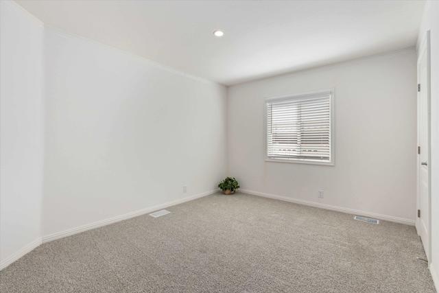 Detail Gallery Image 15 of 51 For 1333 Olive Ave #69,  Vista,  CA 92083 - 3 Beds | 2 Baths