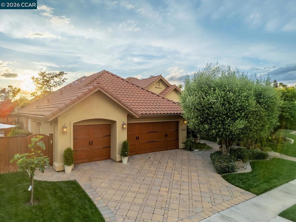 2531 Poppy Dr