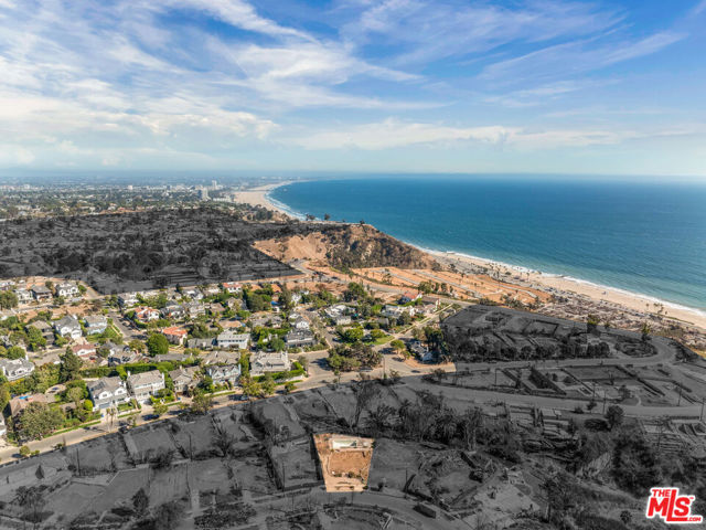 518 Muskingum Place, Pacific Palisades CA: https://media.crmls.org/mediaz/71573183-7830-4c53-b12c-f4a17673f1c7.jpg