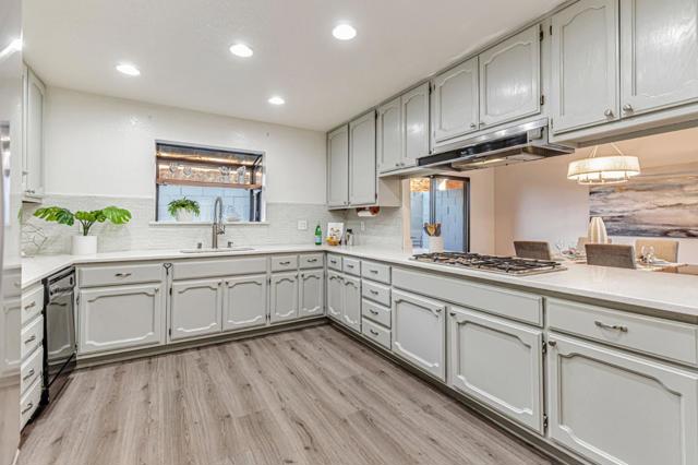 17120 Viewcrest Lane, Morgan Hill CA: https://media.crmls.org/mediaz/71575e28-840d-449d-a80f-a063e1db8bef.jpg