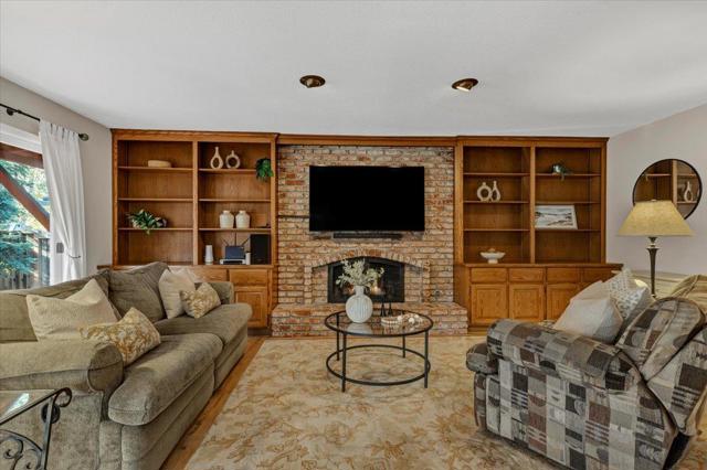 Image 9 of 32 For 1022 Burlwood Drive