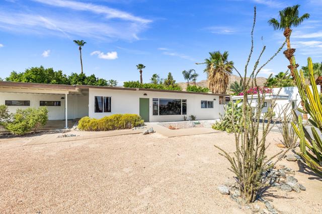 68079 Vista Del Valle, Cathedral City CA: https://media.crmls.org/mediaz/71581c6a-3689-47ac-b734-8616cae30d23.jpg