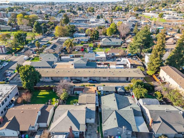 Image 6 of 7 For 16118 Mateo St