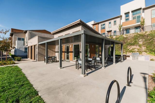 Detail Gallery Image 27 of 31 For 953 Radcliffe Trl, Vista,  CA 92081 - 2 Beds | 2 Baths