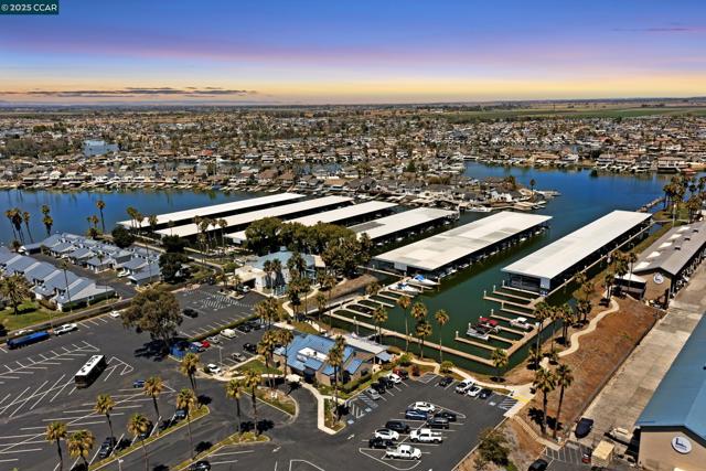 5727 Cutter Loop, Discovery Bay CA: https://media.crmls.org/mediaz/71591236-a13b-458d-8344-446884512d8e.jpg
