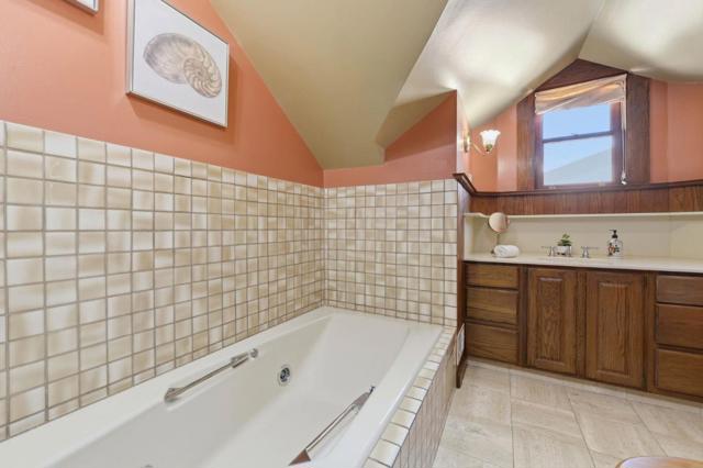 809 E 5th Avenue, San Mateo CA: https://media.crmls.org/mediaz/7159d39f-fe1c-40cc-8df1-a8187a255f48.jpg