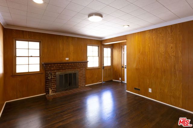 2547 Canyon Drive, Los Angeles CA: https://media.crmls.org/mediaz/715a297d-5e47-45a1-b2e1-422d0f0d9fc6.jpg