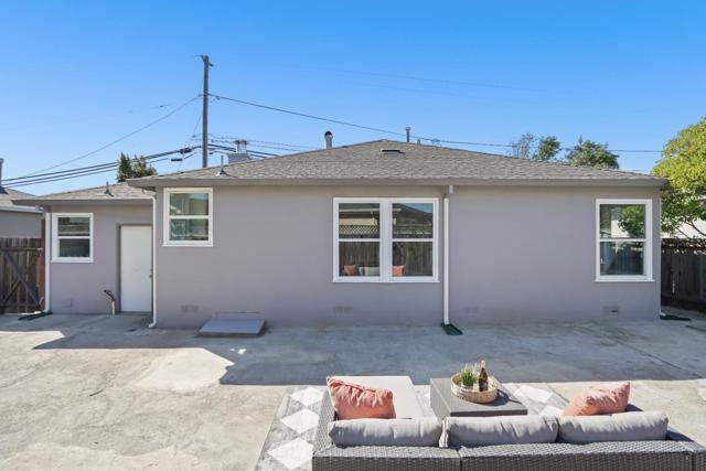 1016 E Santa Inez Avenue, San Mateo CA: https://media.crmls.org/mediaz/715a8044-0185-43cf-8523-5005e2ef66f2.jpg